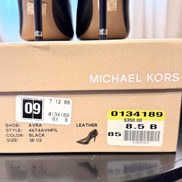 Michael Kors Avra black leather pumps - Picture 3 of 12